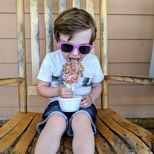 Meet your Posher, April